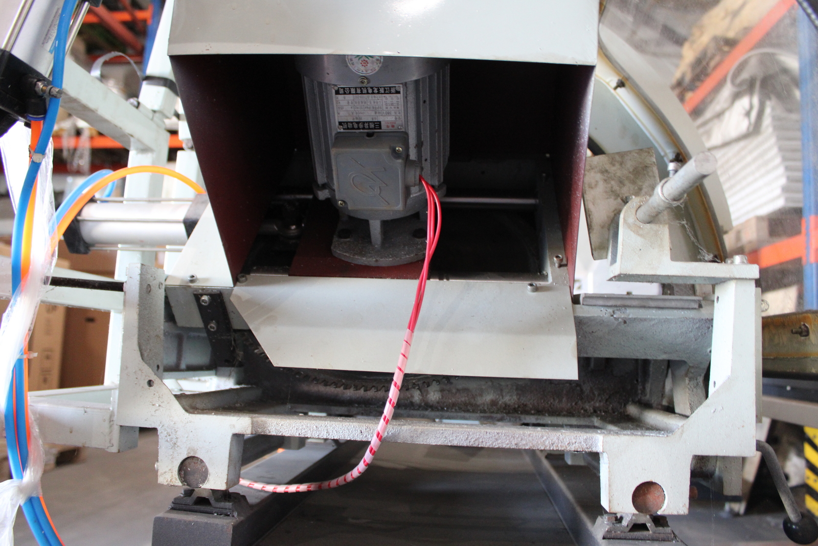 Dupla fejű vágófűrész PVC profilokhoz BOHMAN Machinery 9