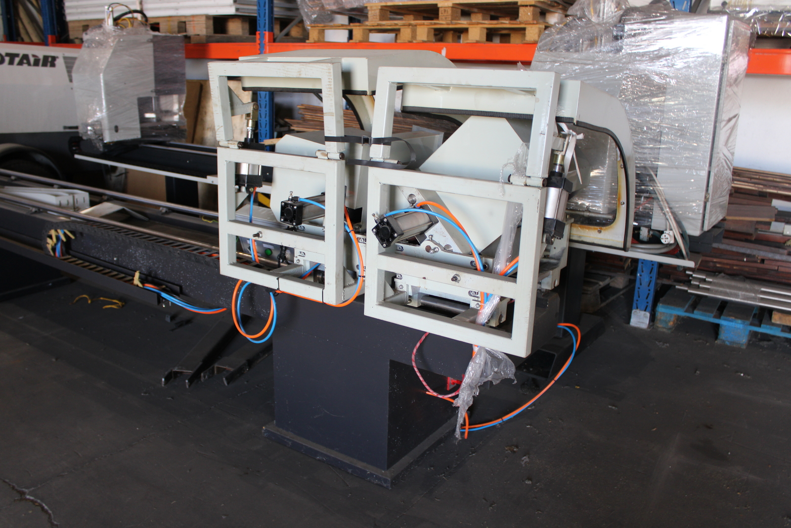 Dupla fejű vágófűrész PVC profilokhoz BOHMAN Machinery 14