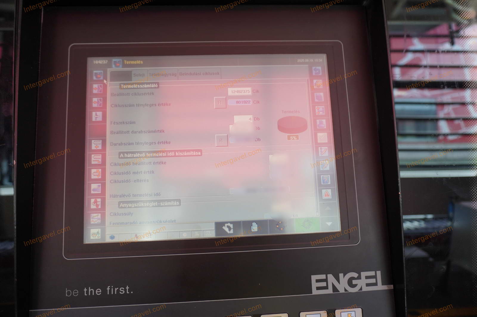 Fröccsöntő gép - Engel, Victory 330/60 Tech 4