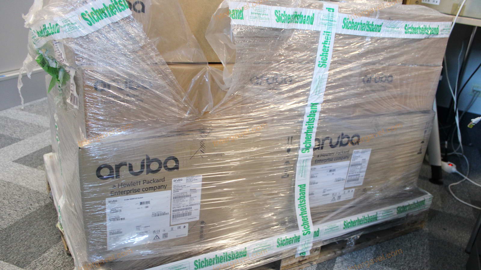 Switch és kártya - Aruba 5406R zl2 Switch; Aruba 8p 1G/10GbE SFP + v3 zl2 Mod 3